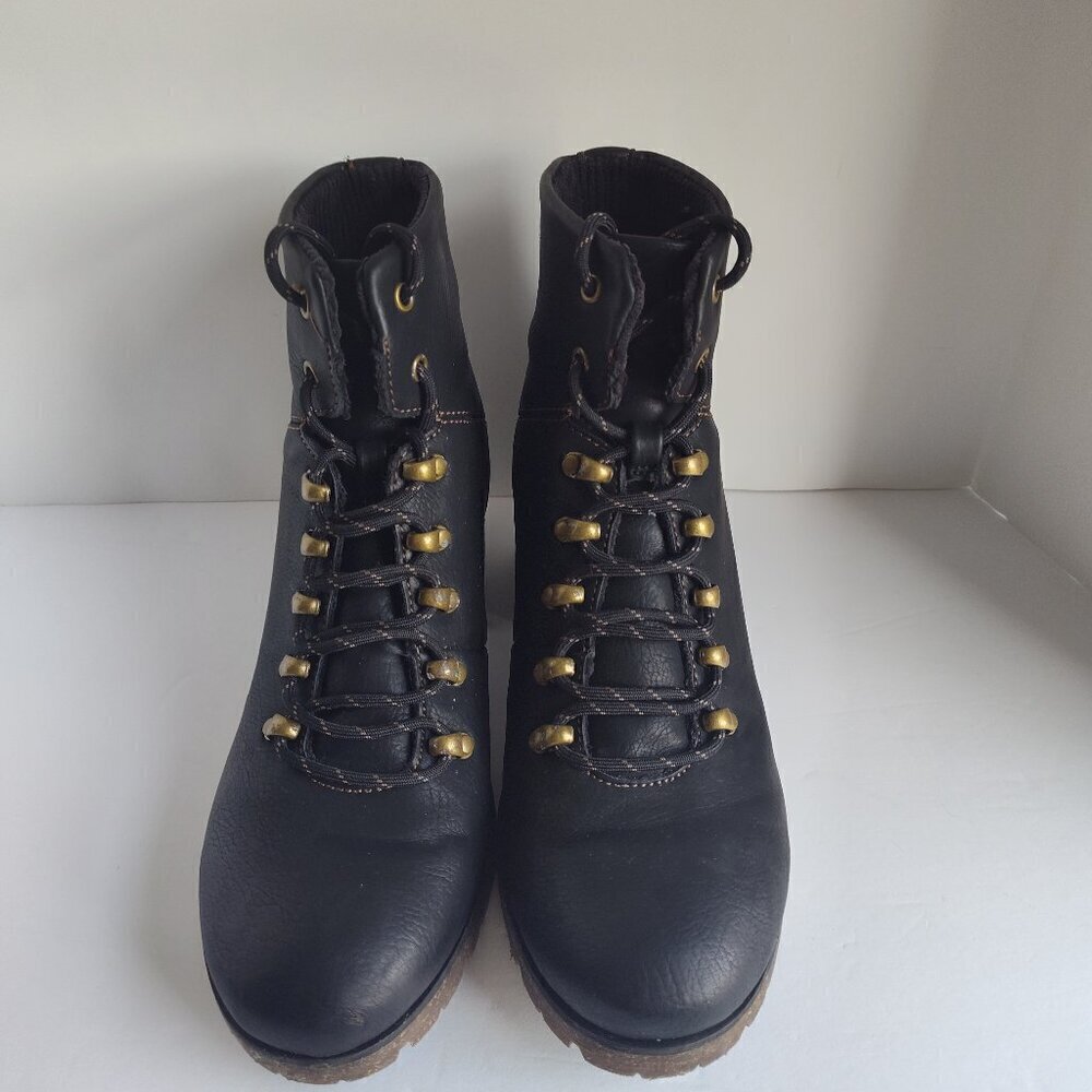 Ladies SZ 9M Korks Black Combat Boot